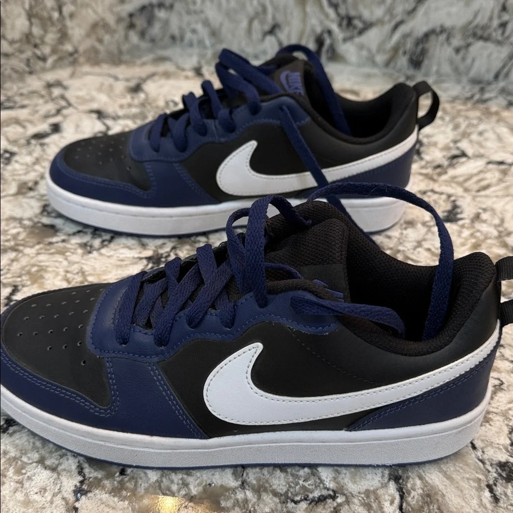Nike Court Borough Low 2. Midnight Navy kids size 6.5 Y BQ 5448-404 basketball